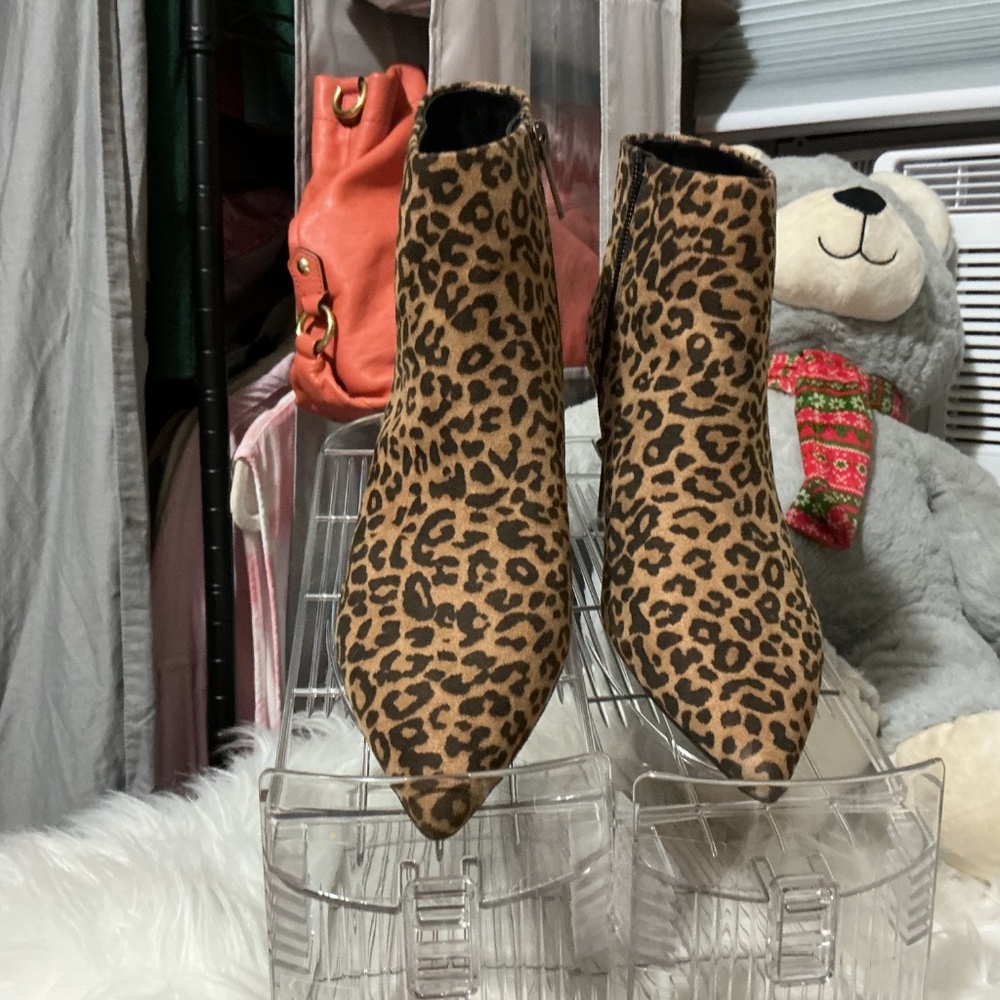 Women’s ankle booties - Picture 2 of 9